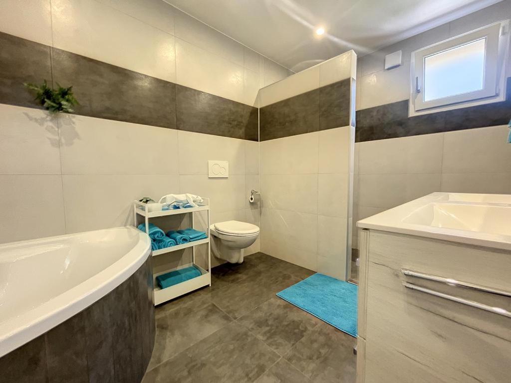 Appartement Moderne Avec Terrasse Et Piscine A Chatel Sur Bex Bagian luar foto