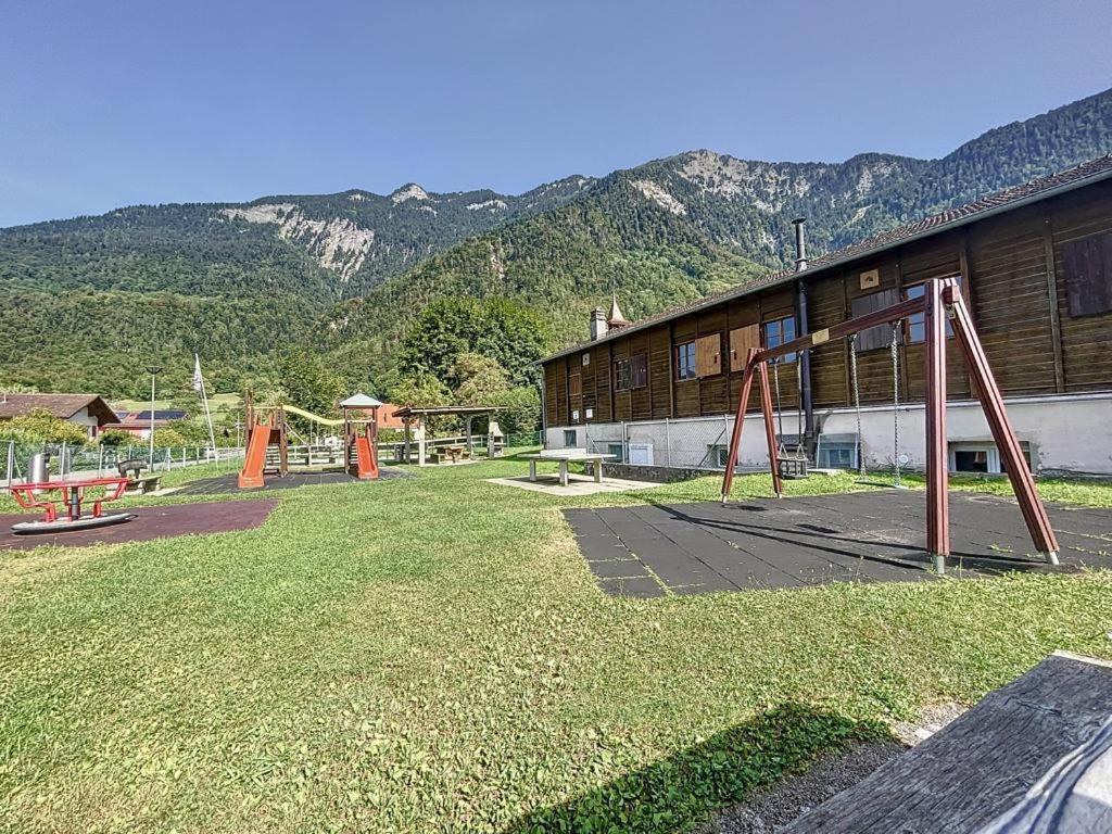 Appartement Moderne Avec Terrasse Et Piscine A Chatel Sur Bex Bagian luar foto