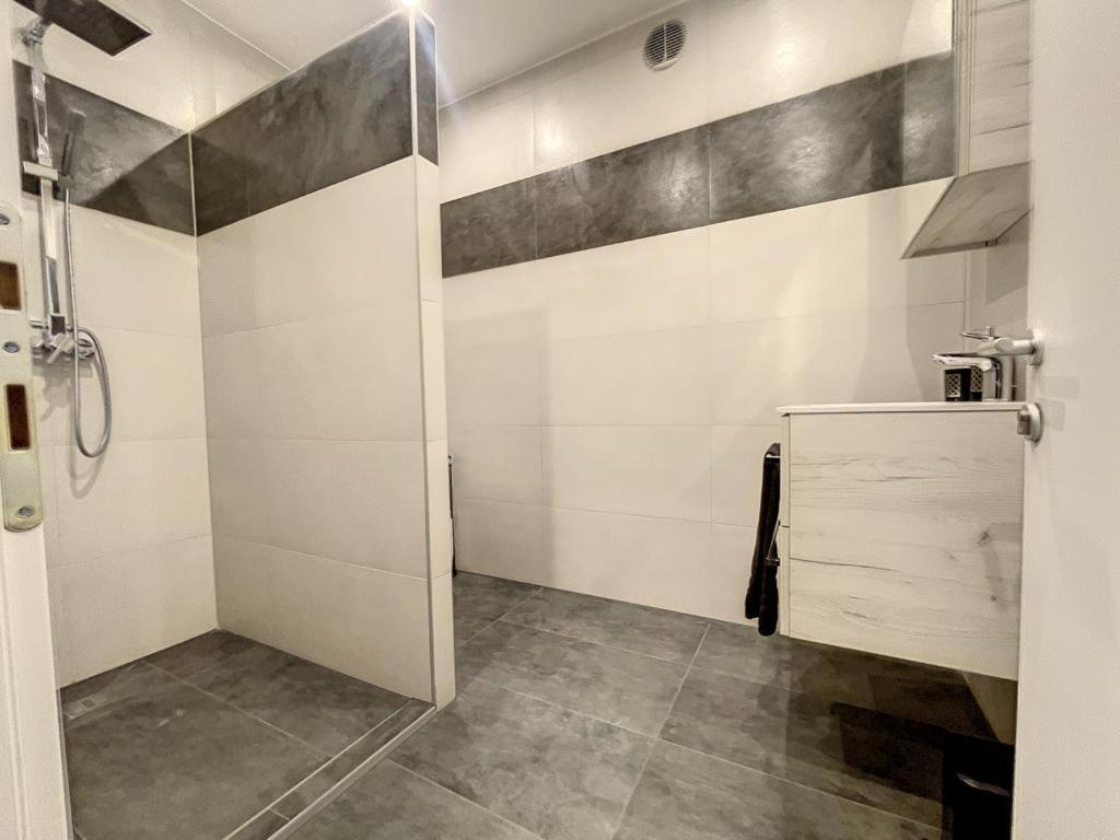 Appartement Moderne Avec Terrasse Et Piscine A Chatel Sur Bex Bagian luar foto