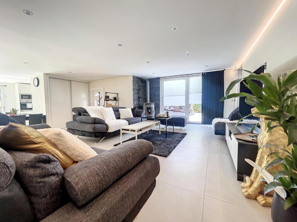Appartement Moderne Avec Terrasse Et Piscine A Chatel Sur Bex Bagian luar foto